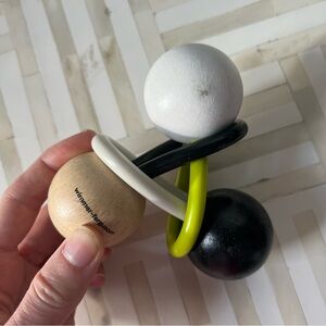 MANHATTAN TOY Wooden Baby Grasping Toy